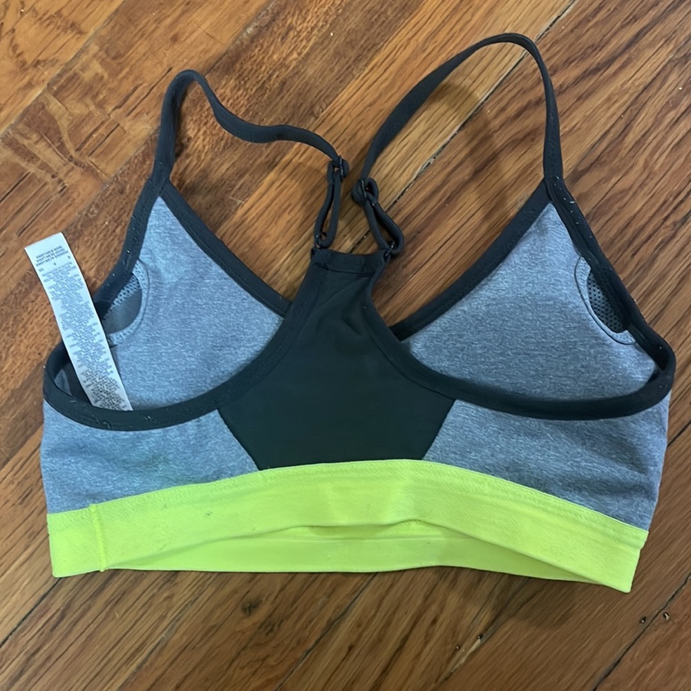 Nike Sports Bra - S - Picture 2 of 3